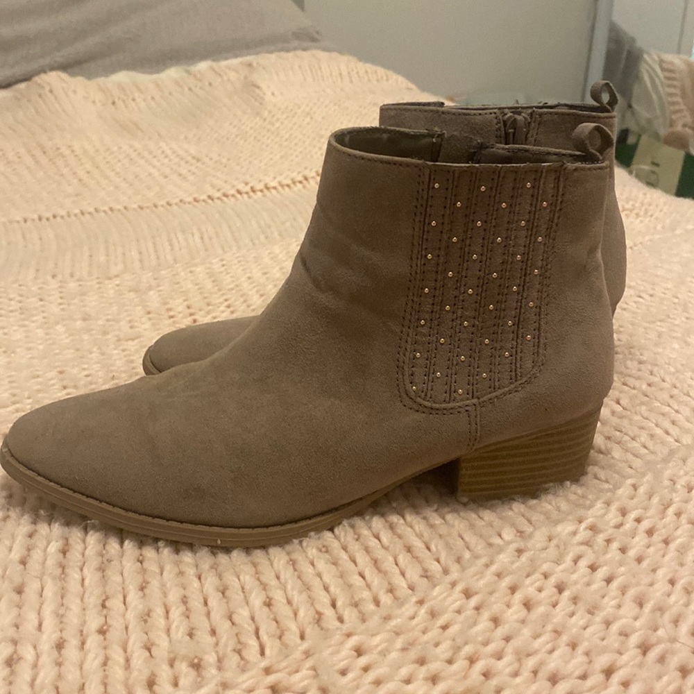 Woman’s Ankle Boots
